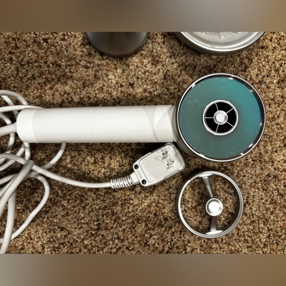 NWOT Zuvi Halo with diffuser and two nozzles. Without original box. - Picture 4 of 7